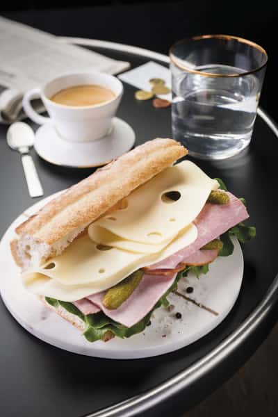 photographe culinaire savencia fromage gruyere tranche sandwich