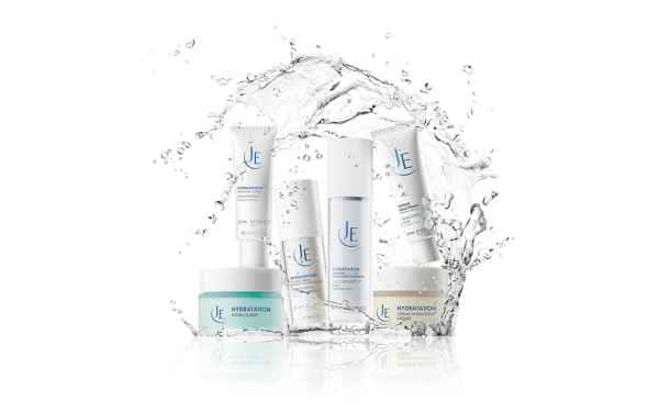 photographe nature morte post production packshot cosmetique splash