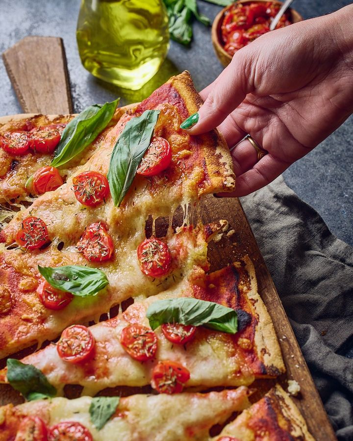 Oui, encore de la pizza..... Mai